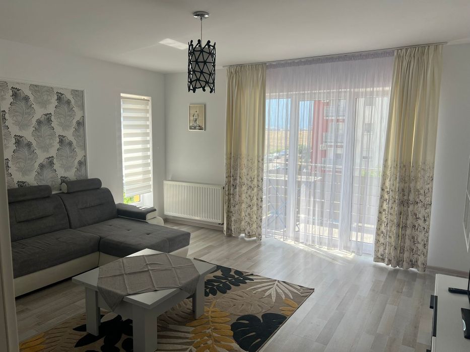 Inchiriez apartament