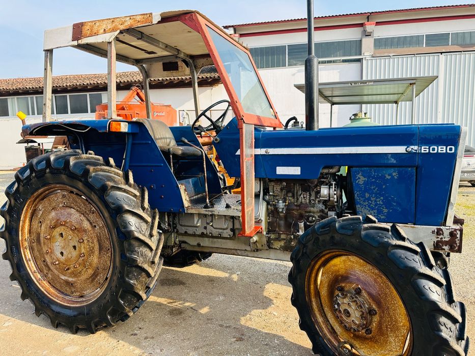 Ebro 85 cai DT, motor 4 pistoane perkins