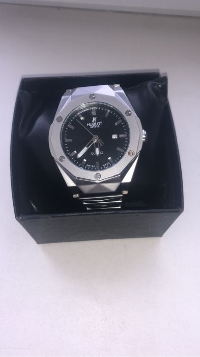 Продам часы HUBLOT