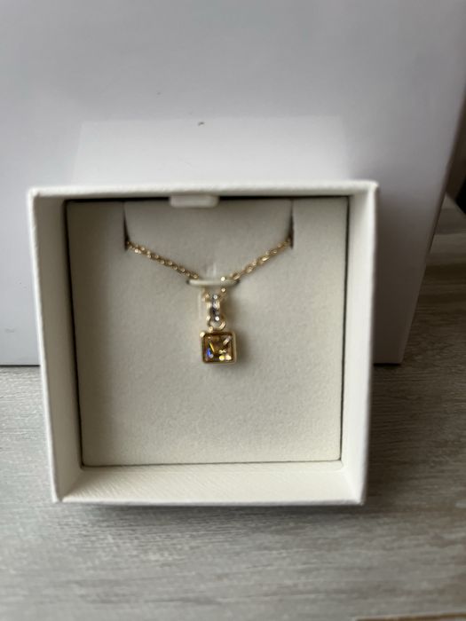 Колиета Swarovski (не са използвани)
