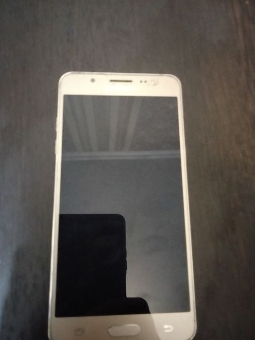 Продам телефон Samsung Galaxy J5