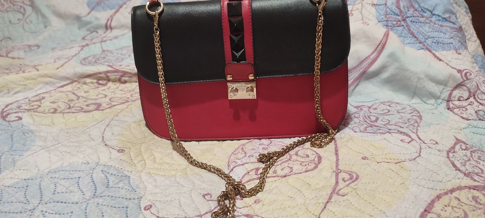 Продам новые клатчи,сумкиПочти даром!