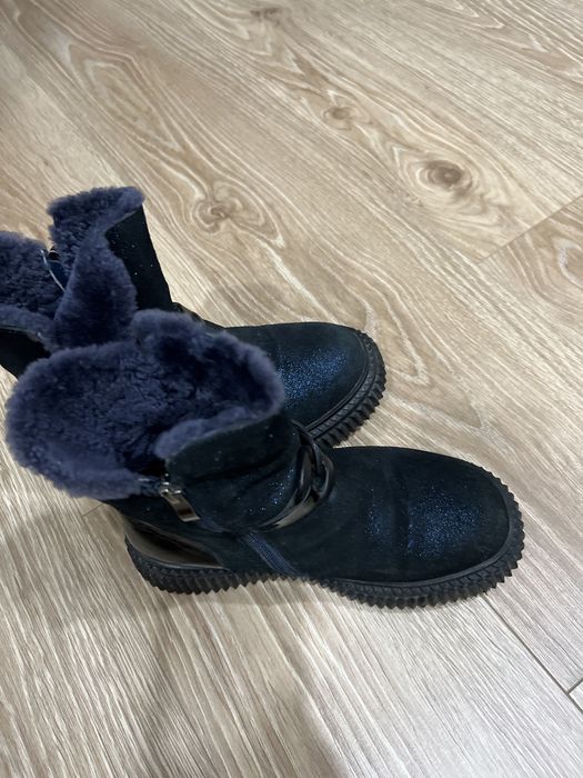 Продам зимние ботинки на девочку