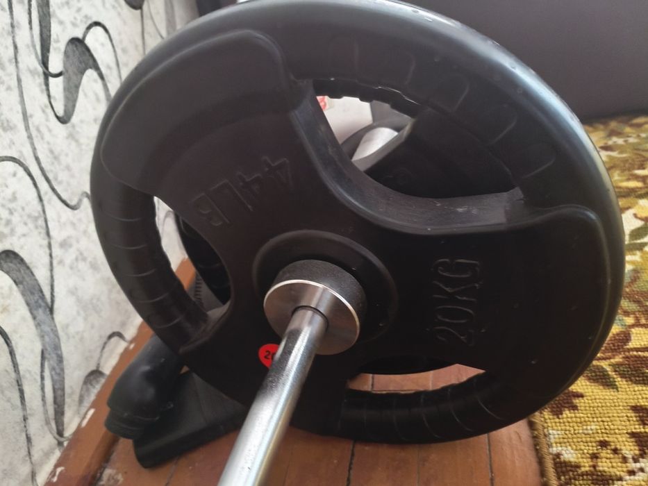 Продам штангу для бицепса с блинами