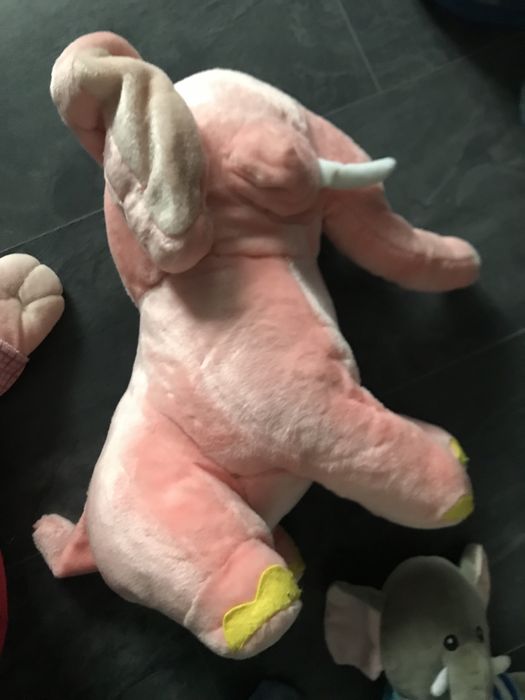 Чувал с големи плюшени играчки