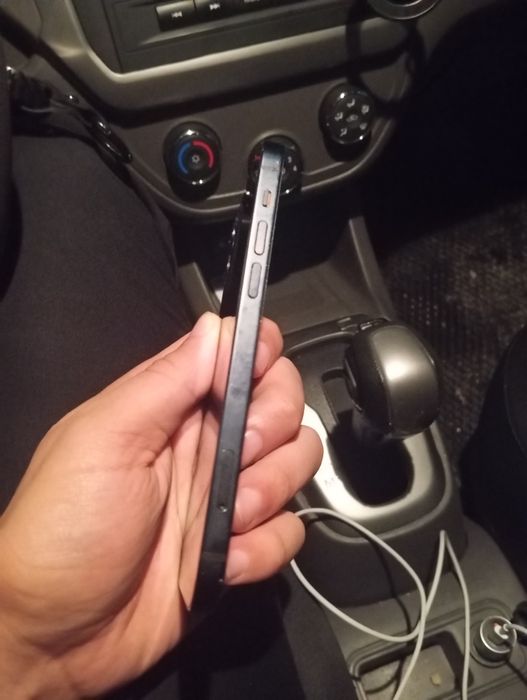 Iphone 12  128 ideal