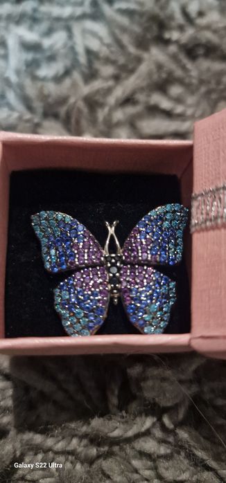 Брошь серебро ,новое.