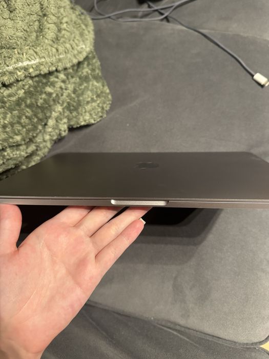 MacBook Pro 13” 2019 Touch Bar