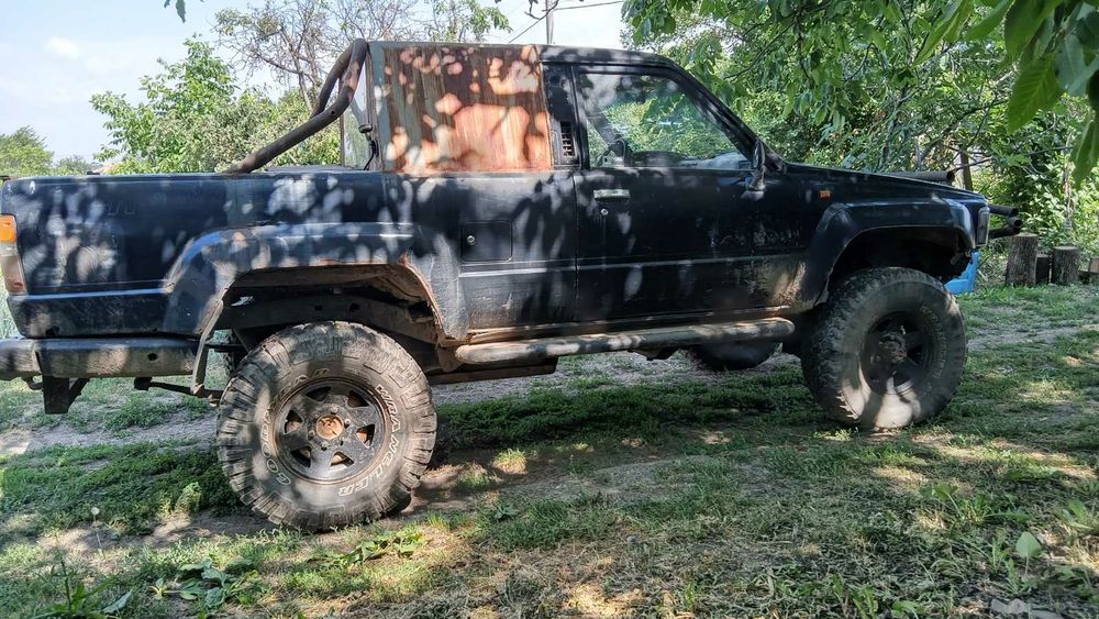 Toyota 4-runner джип