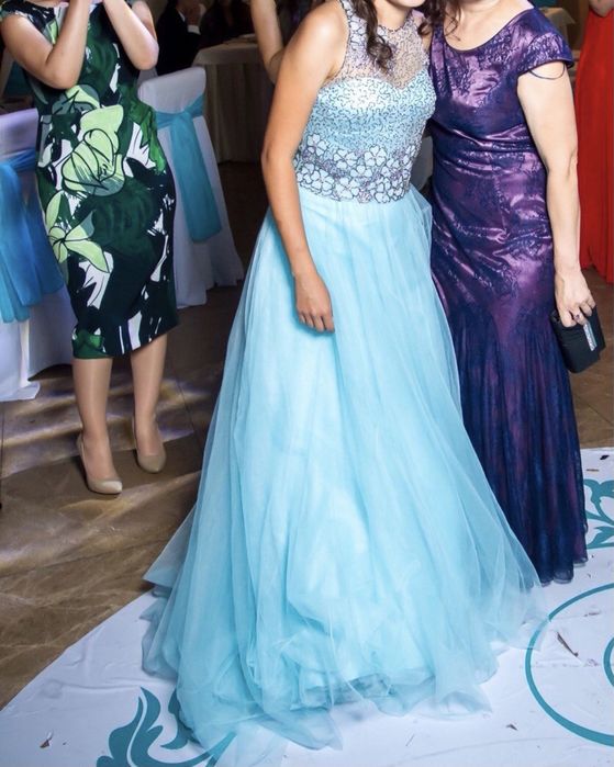 Вечернее платье