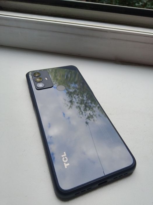 Продам смартфон TCL 306