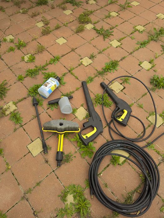 accesorii aparat presiune Karcher: furtun, lance, spuma activa, perie
