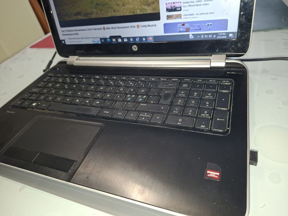 HP Pavilion 15,Dual Graphic dedicat 3 gb, 1.000 gb, 8 gb ram,Bluetooth