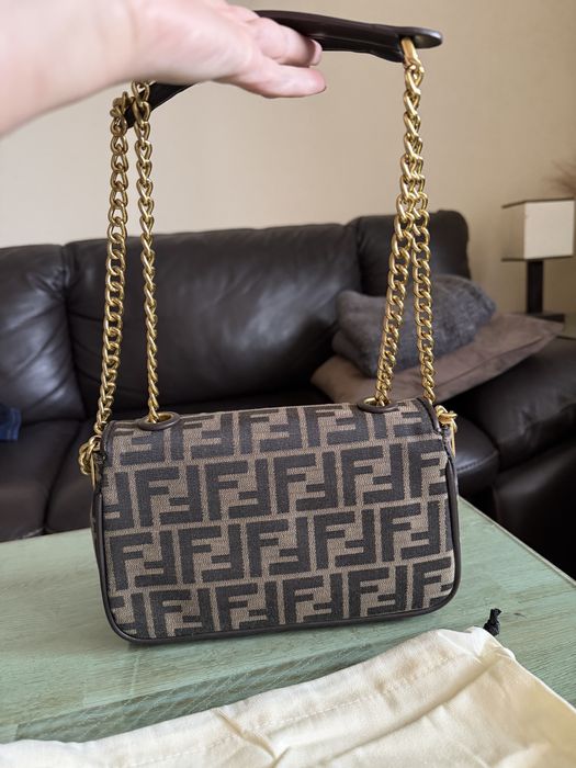 Малка Чанта Fendi