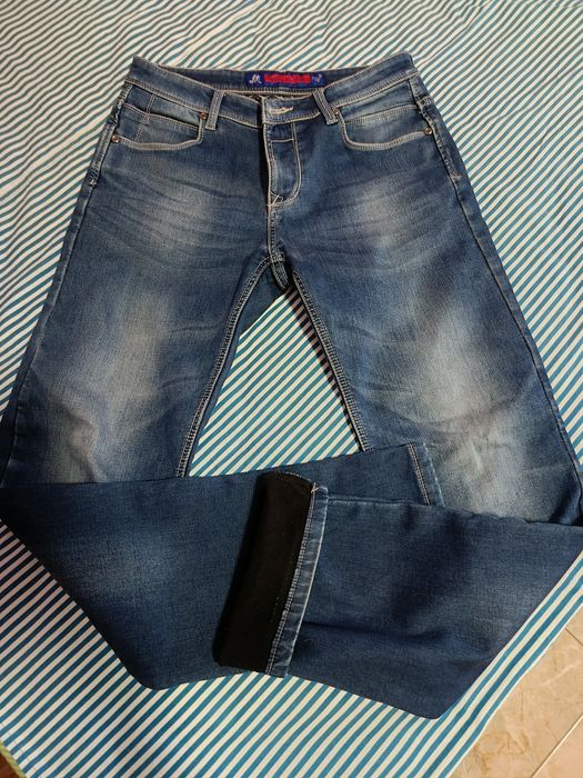 Продавам мъжки дънки