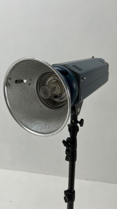 Студийный импульсный свет