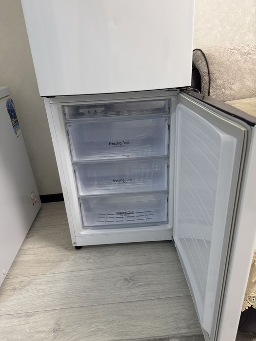 Холодильник LG 2х камерный