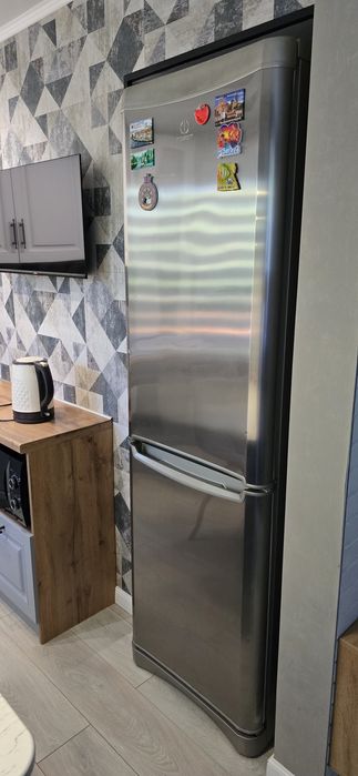 Холодильник LG..