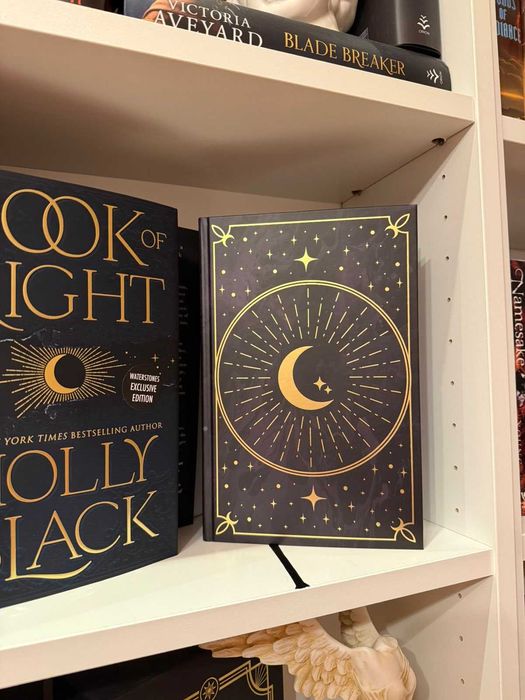 Book of Night-Holly Black -  луксозни  ексклузивни издания - НОВО