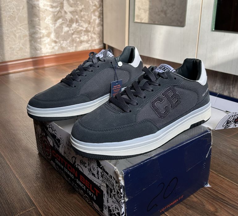 Кроссовки мужские новые