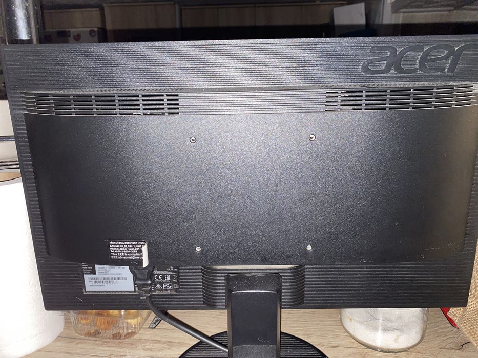 Монитор 60 гц целый 16 дюйм