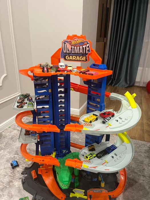 Hot Wheels ultimate garage