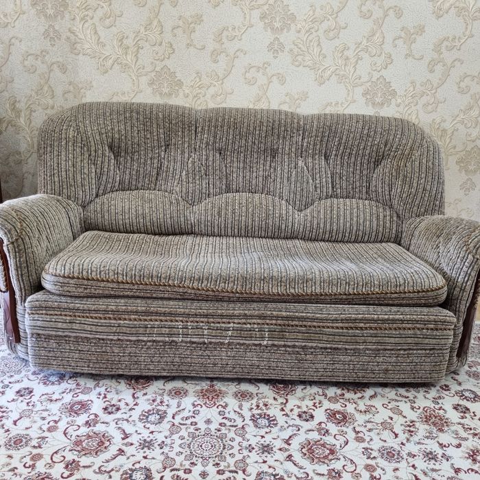 Б/у Диван с двумя креслами