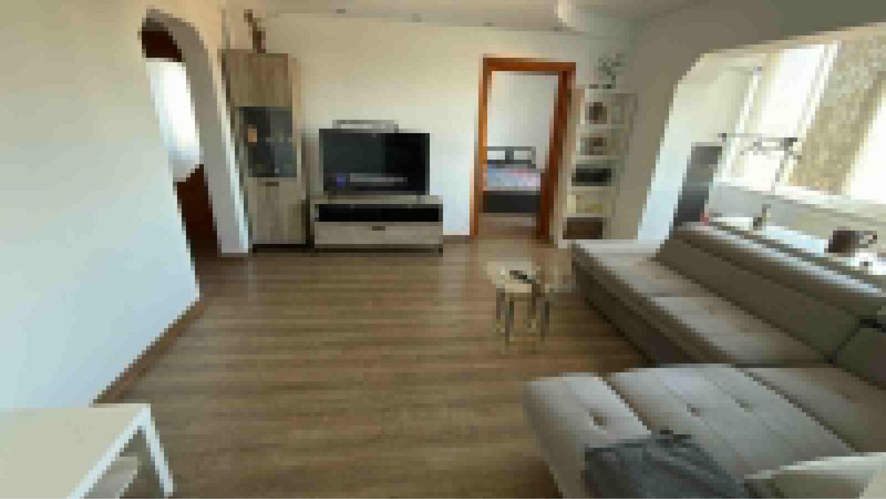Inchiriez apartament 3 camere central