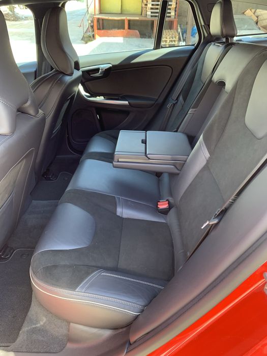 Volvo V60 2.0 190к.с. R-DESIGN Сервизна История Нов Внос