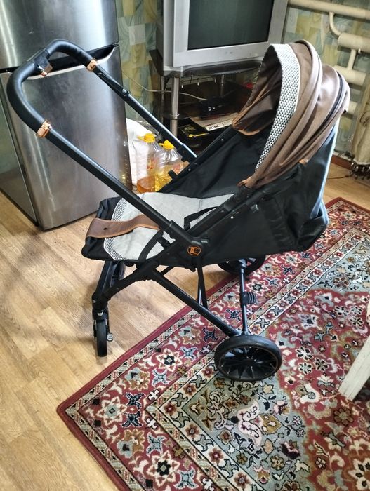 Коляска детская прогулочная