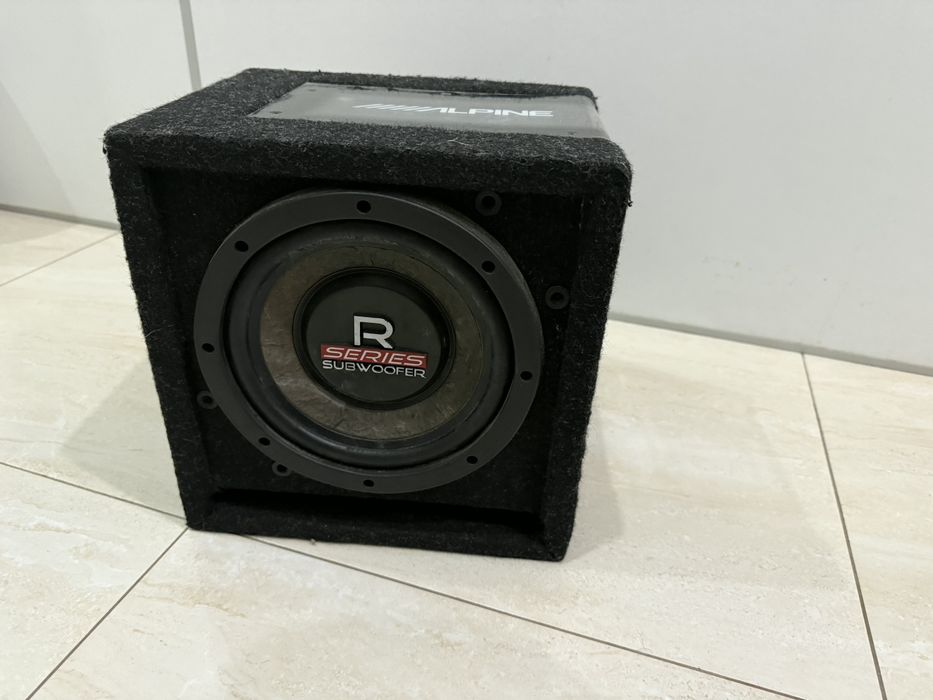 Бас каса с усилвател