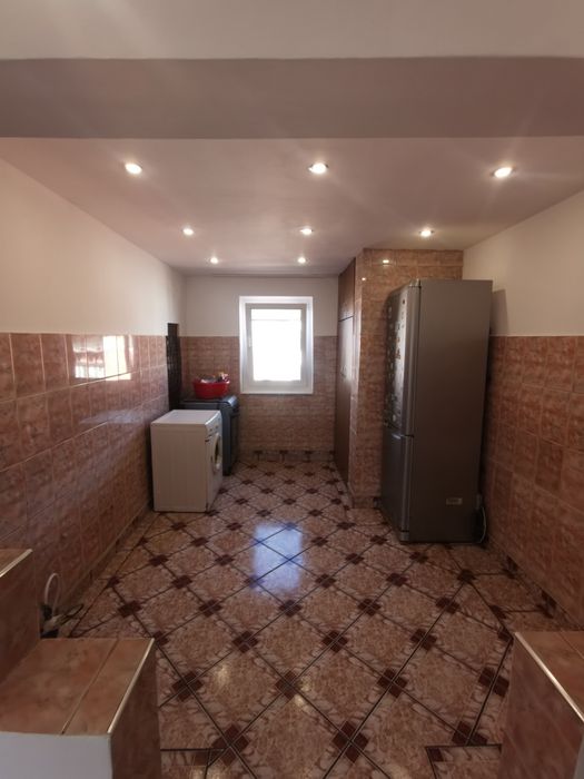 Vând apartament cu 3 camere
