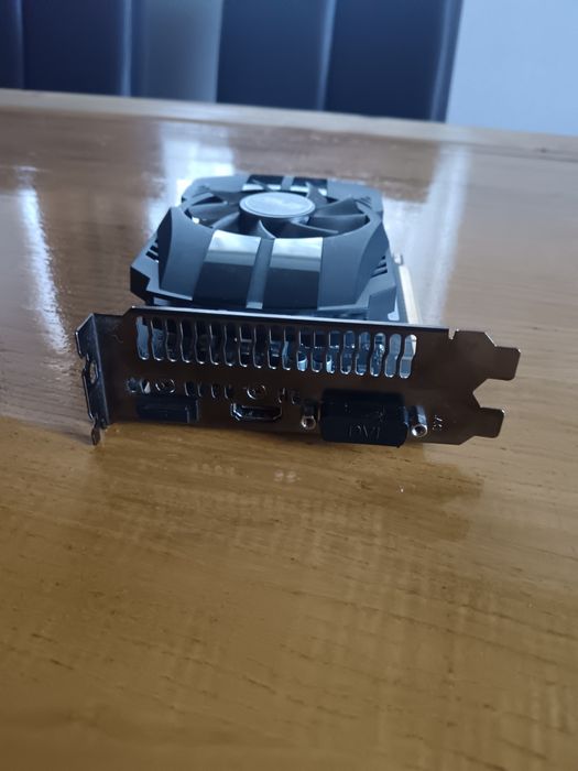 Placă video GTX 1650 Asus