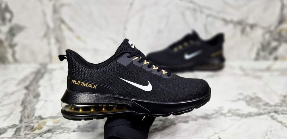 Маратонки Nike много цветове