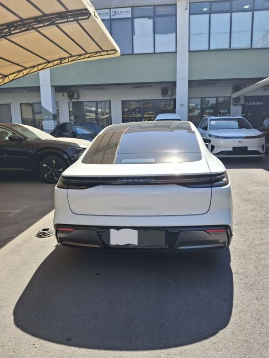 Geely galaxy e8 2024
