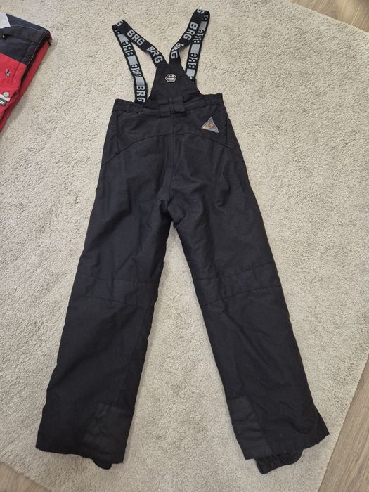 Ски екип за момче около 120, 130 см. Топло яке, панталон. Много запазе