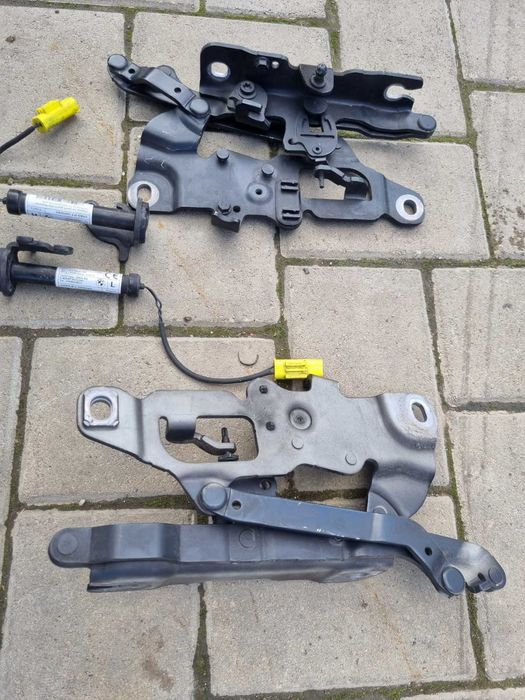 Balamale capota capse pirotehnice BMW F10 F11 seria 5