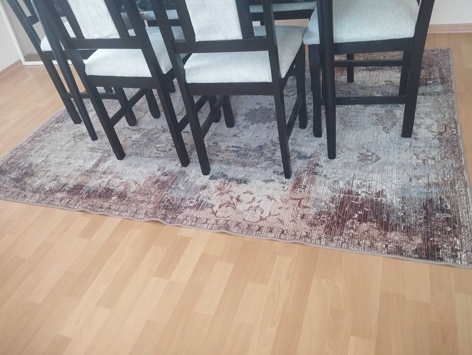 Килими отлично състояние