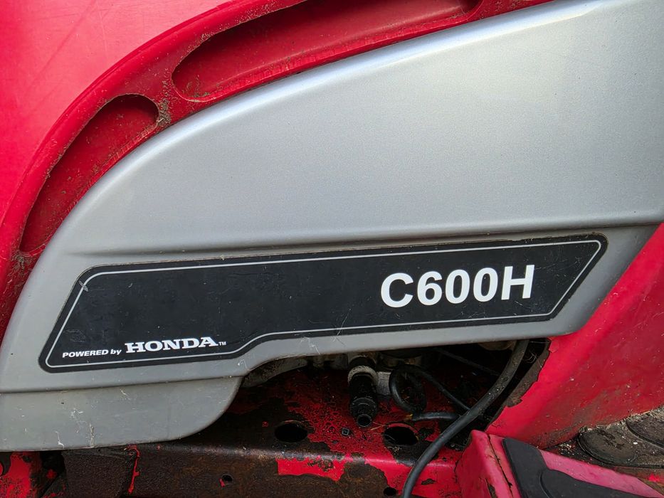 Тракторна косачка Countax C600H с Honda двигател  16hp