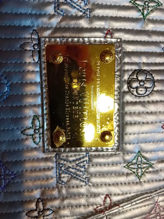 Louis Vuitton-нова дамска чанта