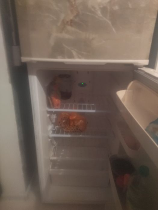 Продам холодильник робочии