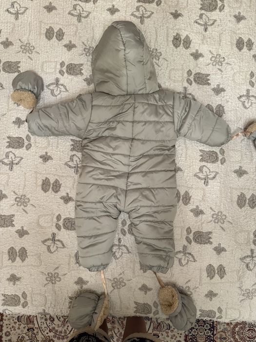 Продам детский зимний комбинезон