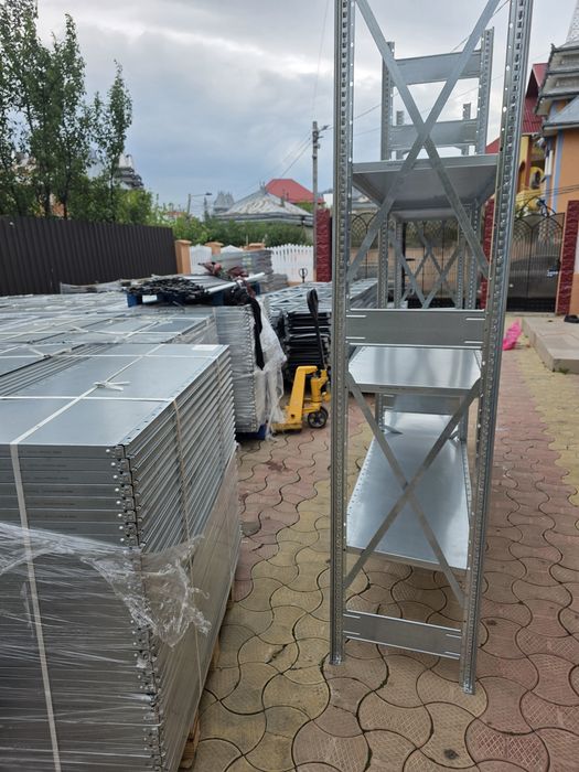 Rafturi metalice pentru restaurante