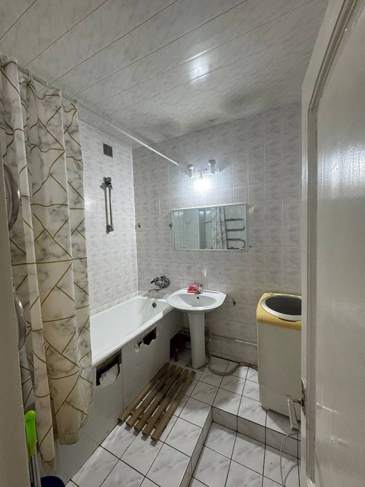 Срочно продается квартира Яшнобадский район 3/3/4