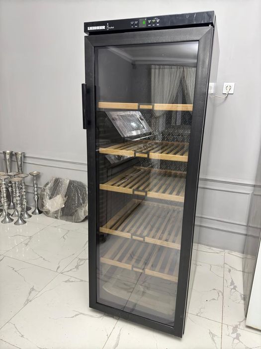 Продам винный шкаф Liebherr