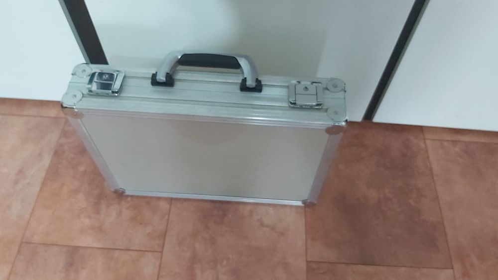 Servieta diplomat din aluminiu