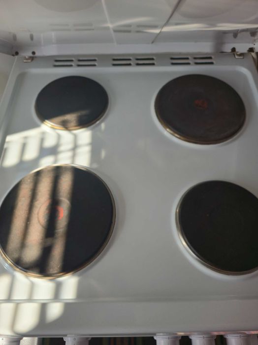 Готварска печка - Beko FSE66000GW - 60 см