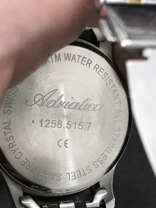 Часы Adratica