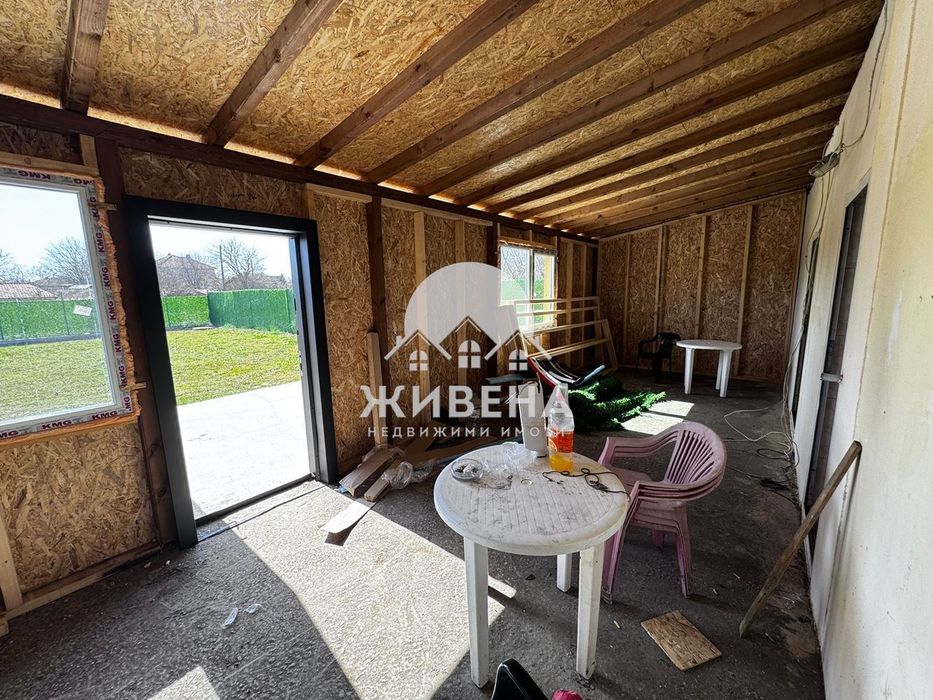 Продавам къща с парцел в центъра на с. Българево