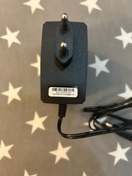 Alimentator cu UPS / acumulator pentru router